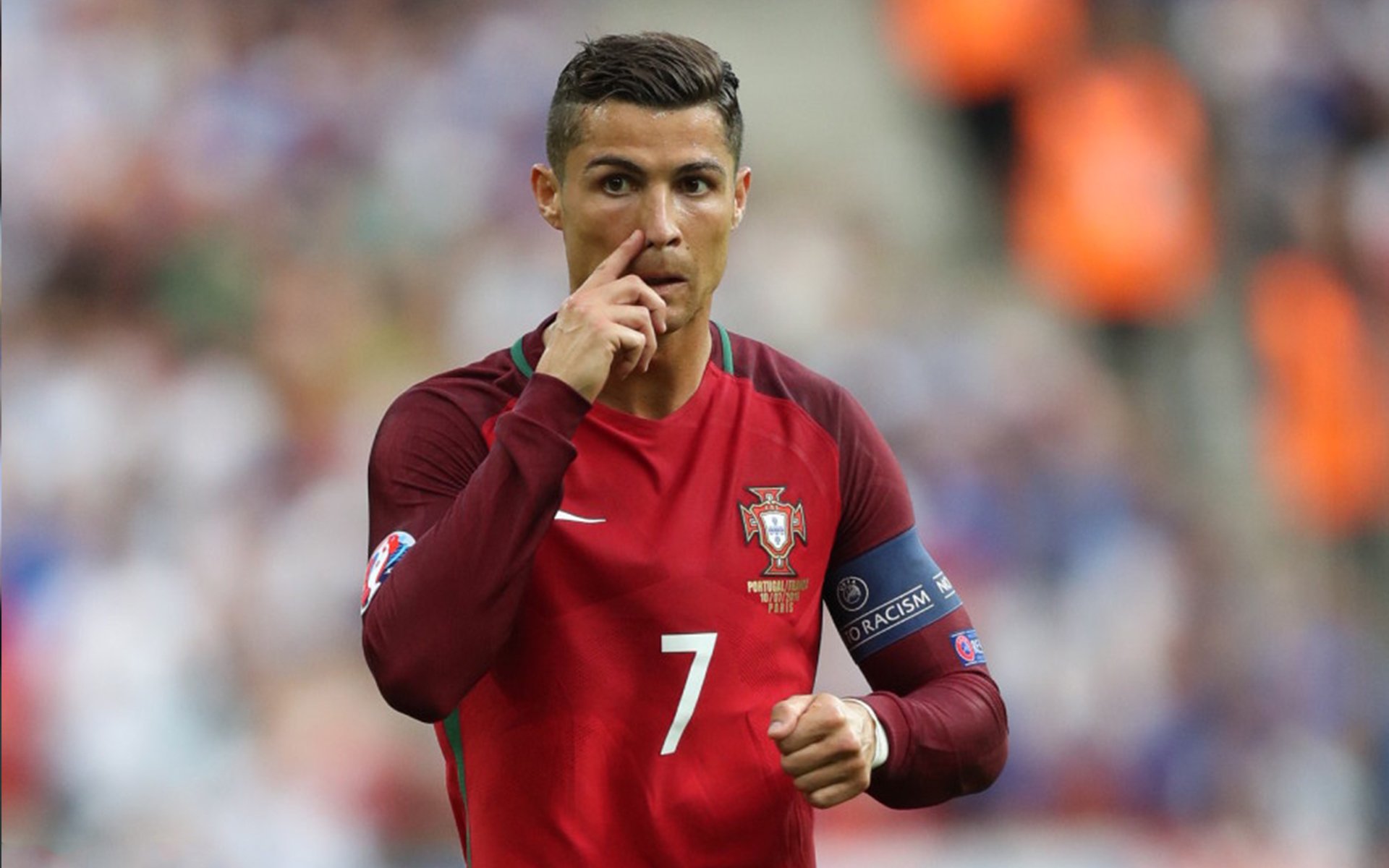 _跨界合作：时尚品牌赞助的明星网球友谊赛_，网球赞助商