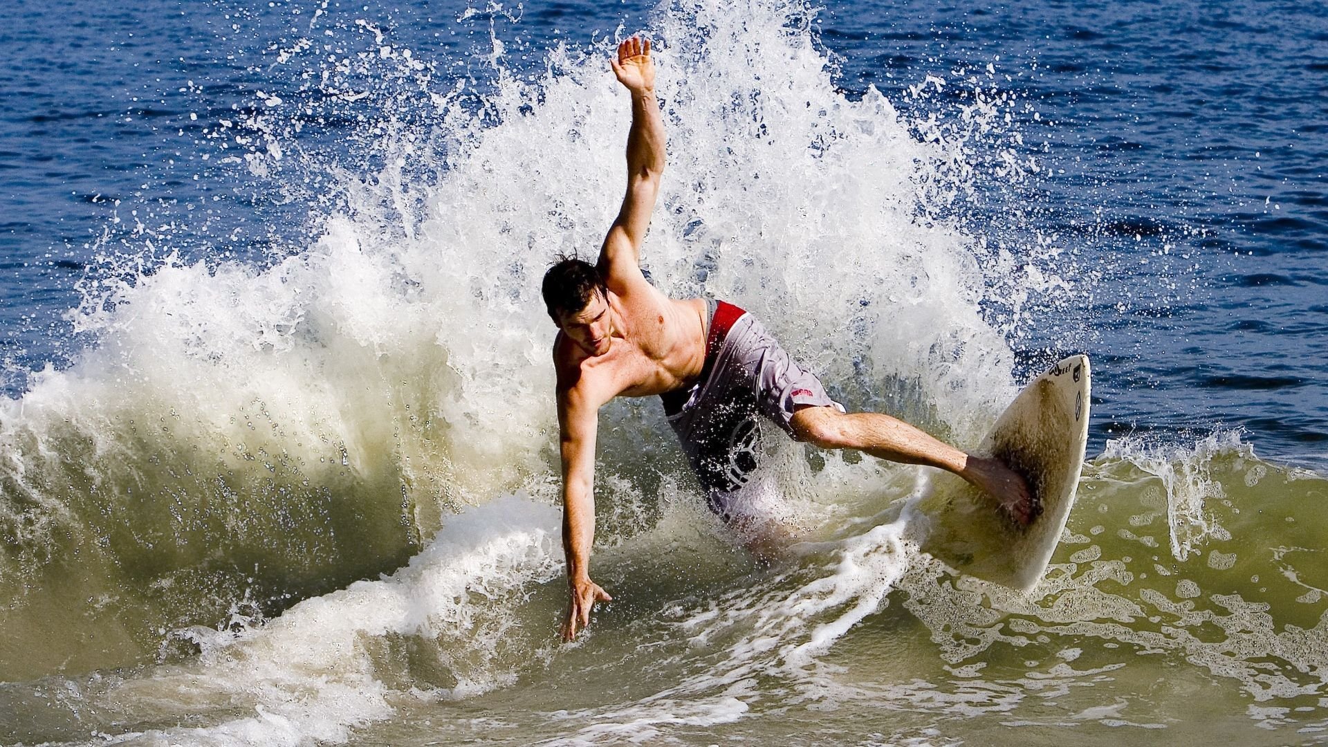 _跨界滑板+舞蹈：运动的艺术新表达_，滑板运动视频